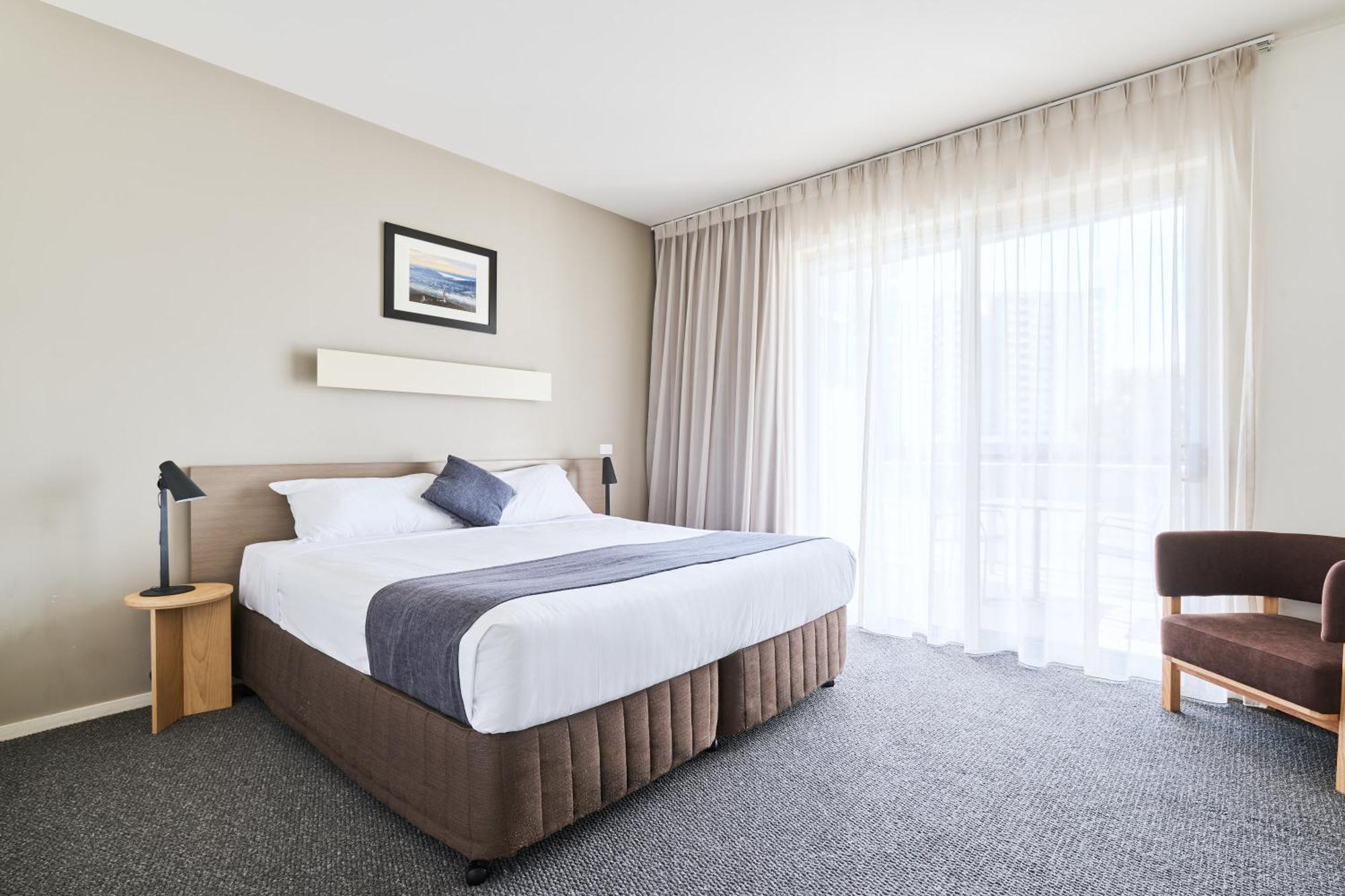 Апарт отель Abode Gungahlin Канберра Экстерьер фото